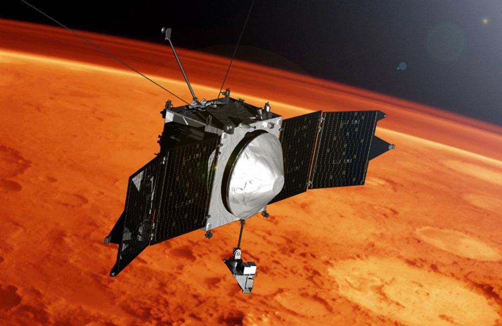 mars-limb-maven-orbiter-spacecraft-full